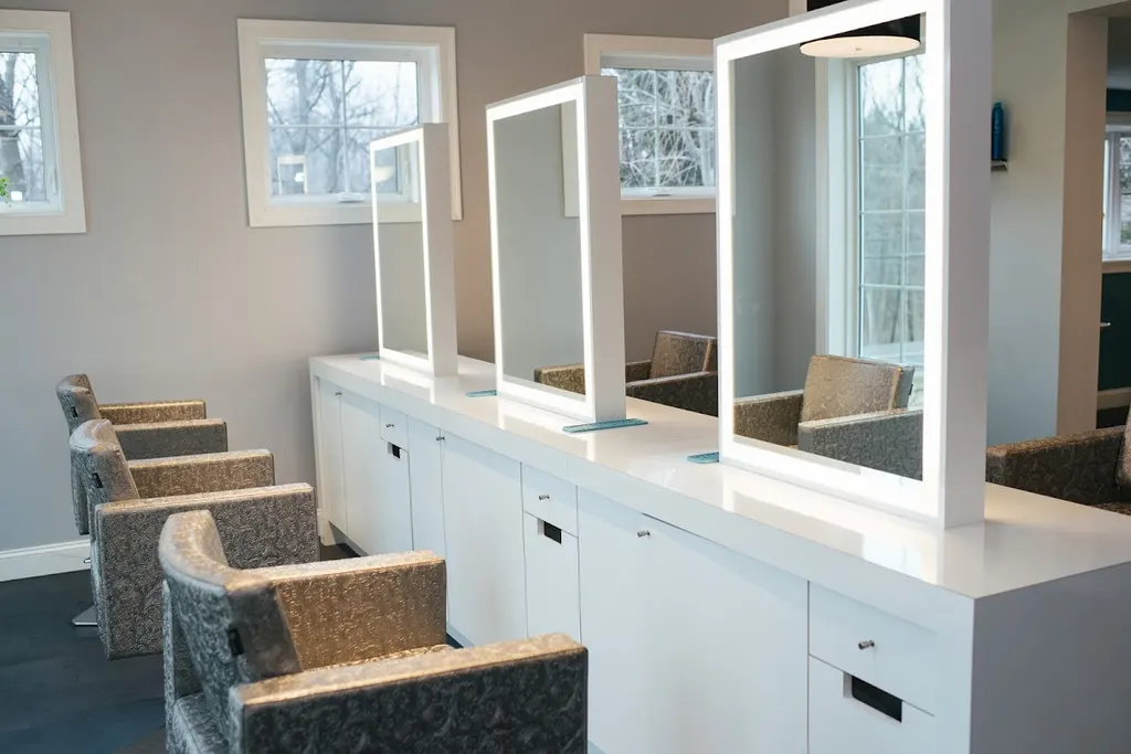 Luxe Salon & Spa — Beauty salon in Bedford